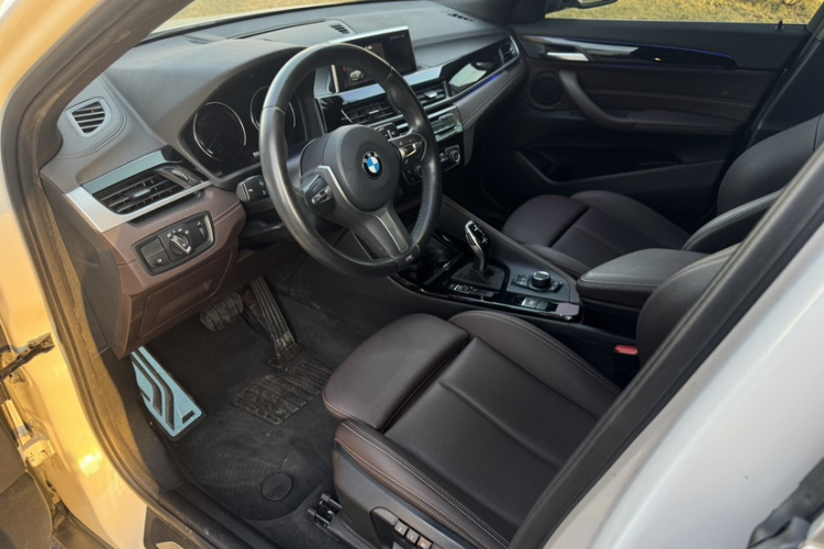 宝马X2 2020款 sDrive25i 领先型M越野套装中控内饰7008