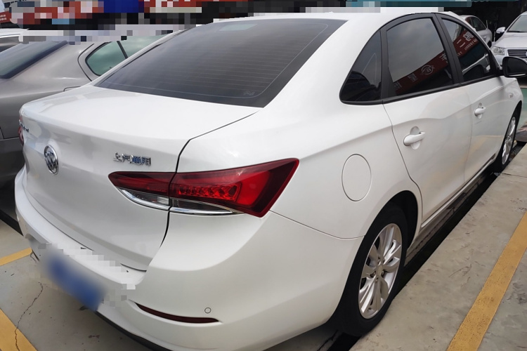 别克 英朗 2021款 改款 典范 1.5L 自动精英型车身外观7