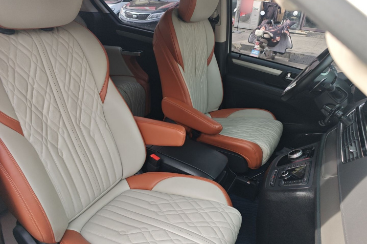 上汽大通MAXUS 大通G20 2023款 ES 2.0T 汽油自动超值版局部细节41