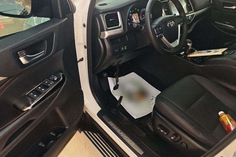 丰田 汉兰达 2017款 2.0T 四驱豪华版 7座中控内饰7003