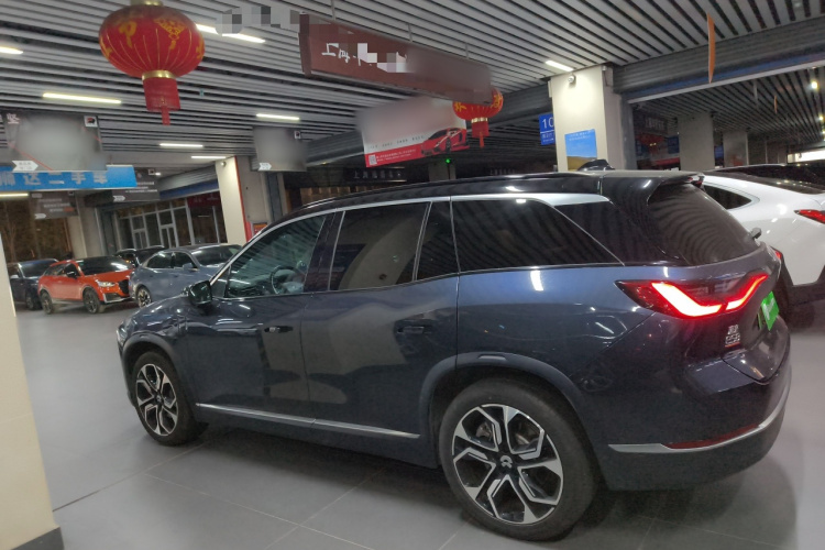 蔚来ES8 2020款 580KM 签名版 六座版车身外观4