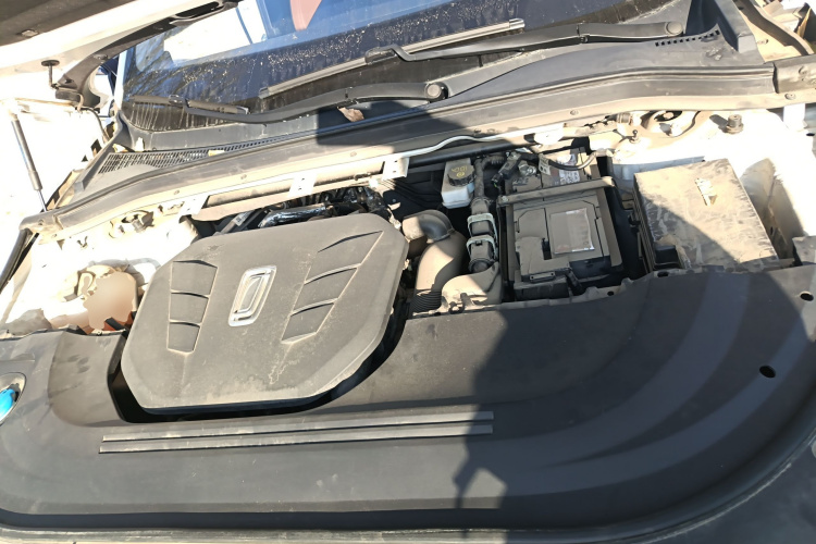 奔腾T99 2022款 20TD 自动运动尊享型特装版机舱底盘24