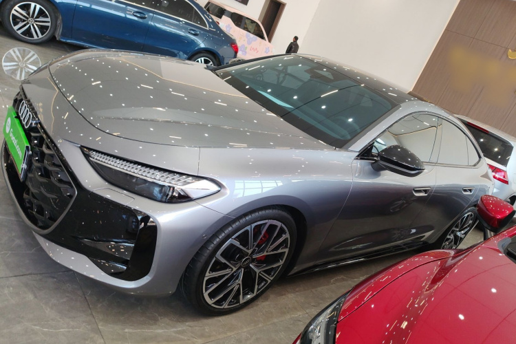 奥迪A5L Sportback 2026款 TFSI 150kW 尊享quattro型车身外观4