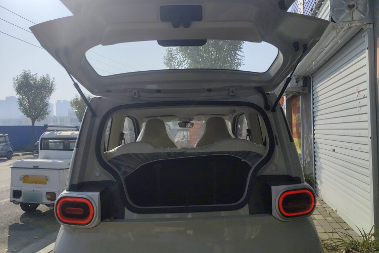 五菱汽车 宏光MINIEV 2024款 第三代 215km 青春版机舱底盘23