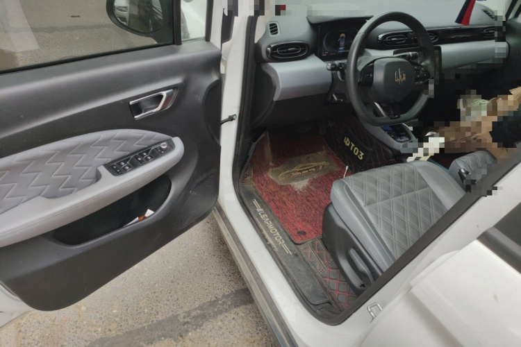 零跑汽车 零跑T03 2021款 400舒享版中控内饰7003