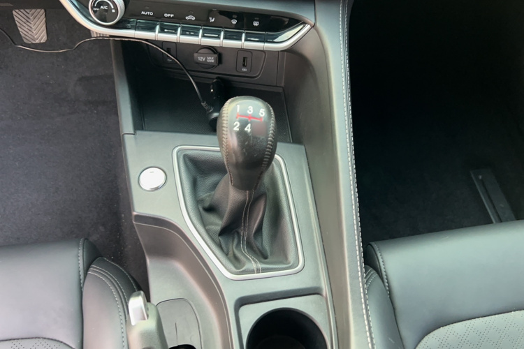 长安 逸动 2020款 PLUS 1.6L GDI 手动豪华型局部细节18