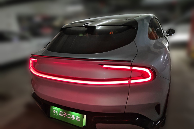 小米汽车 小米YU7 2025款 超长续航高性能四驱Max版车身外观6