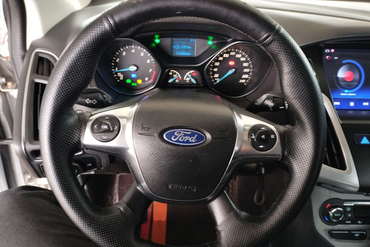 福特 福克斯 2012款 三厢 1.6L 手动风尚型局部细节13