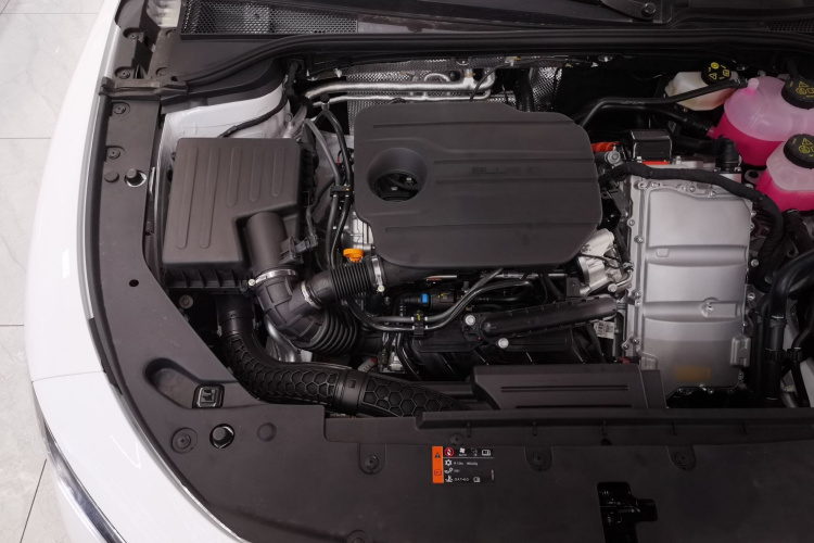 荣威D7 2025款 DMH 125km 世界冠军版机舱底盘25