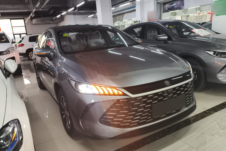 比亚迪 秦PLUS 2025款 DM-i 智驾版 128KM进取型车身外观3