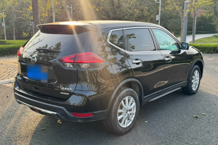 日产 奇骏 2019款 2.0L CVT智联舒适版 2WD车身外观6004