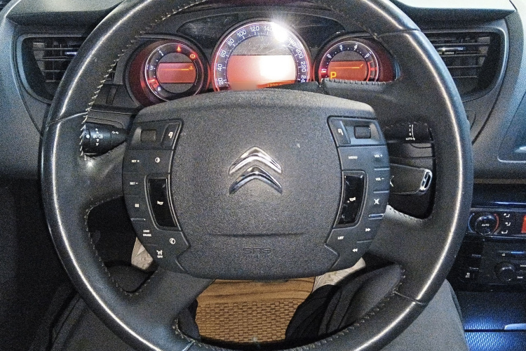 雪铁龙C5 2014款 1.6T 自动尊贵型中控内饰13