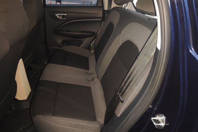 零跑汽车 零跑T03 2021款 400轻享版 三元锂中控内饰21