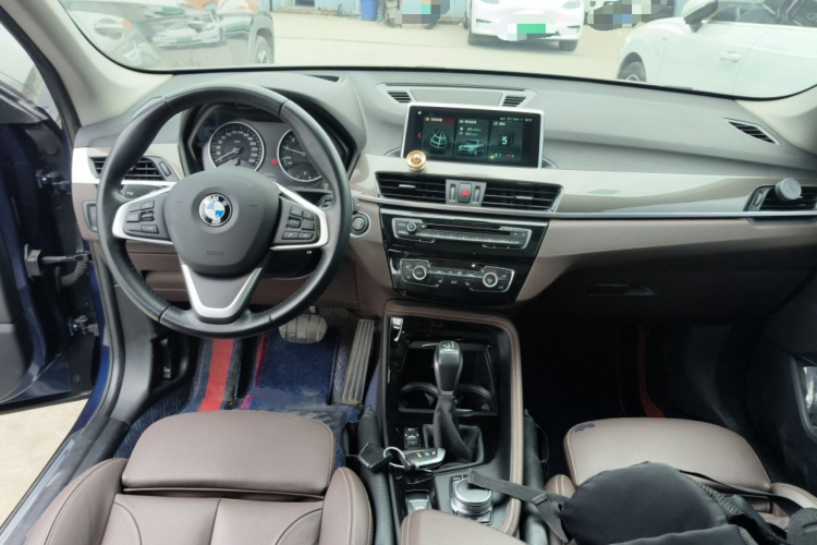 宝马X1 2018款 xDrive20Li 豪华型中控内饰12