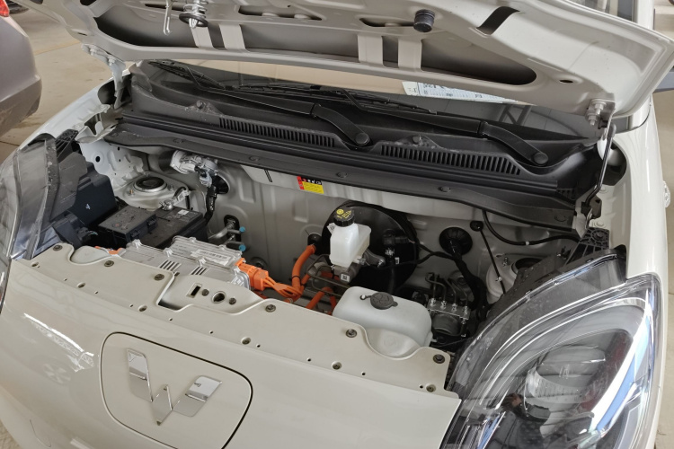 五菱汽车 宏光MINIEV 2025款 四门版 进阶款机舱底盘24