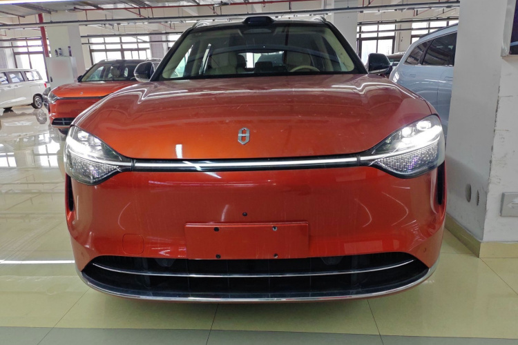 鸿蒙智行 问界M9 2024款 增程 Ultra版 52kWh 5座版车身外观2