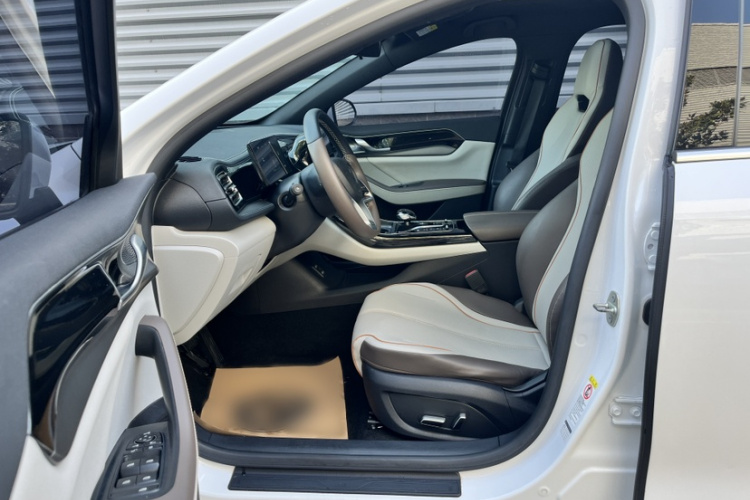 比亚迪 秦PLUS 2023款 冠军版 EV 510KM超越型中控内饰7003