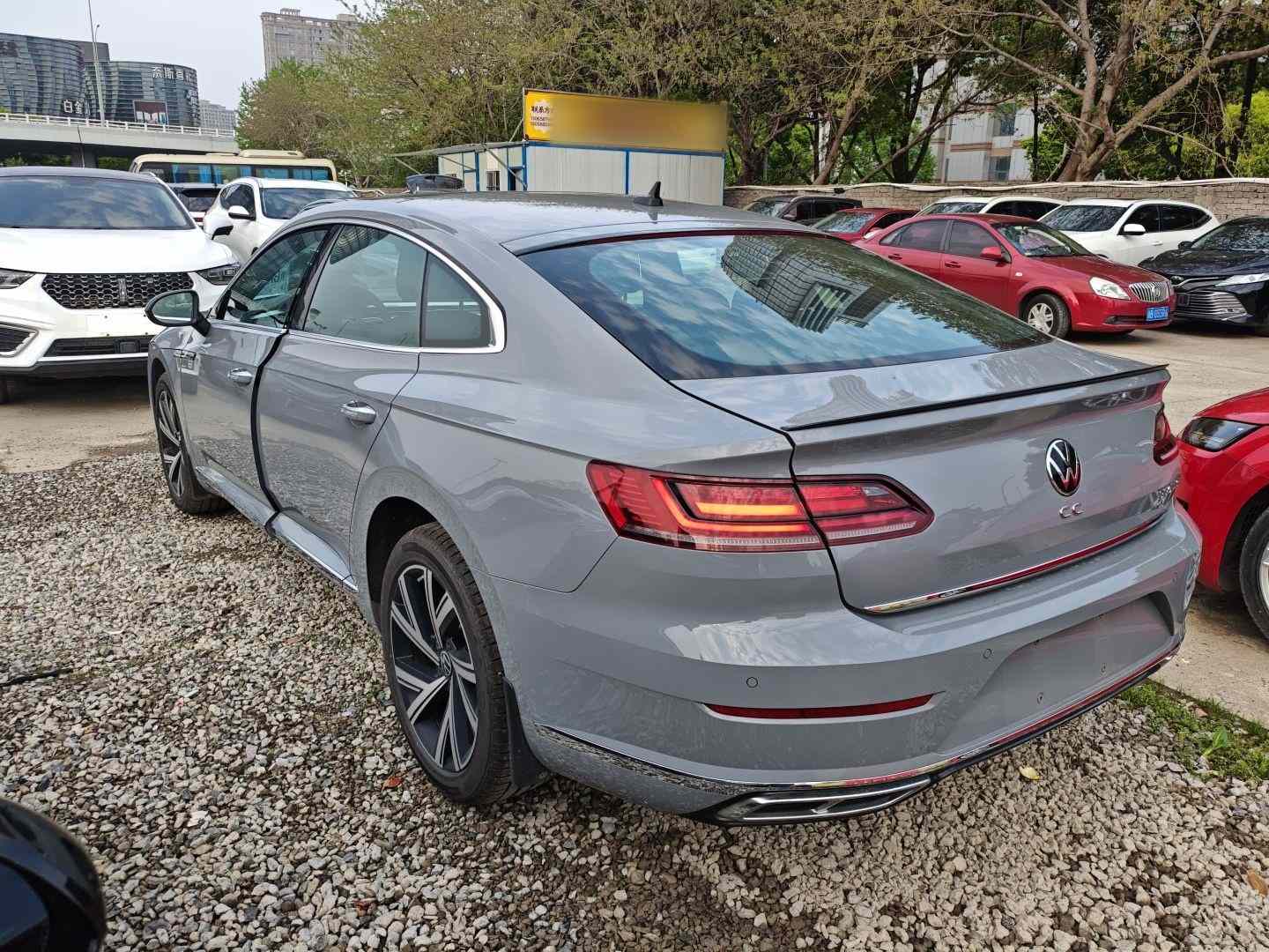 一汽-大众CC 2025款 改款 330TSI 炫目 众享款(3)