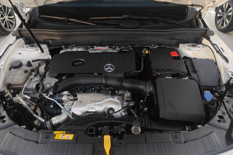 奔驰GLB 2023款 GLB 220 动感型局部细节24