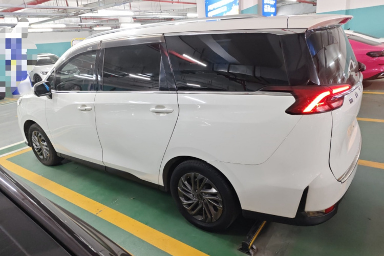 上汽大通MAXUS 大通G50 2019款 1.5T 首发款自动豪华版 6座车身外观4