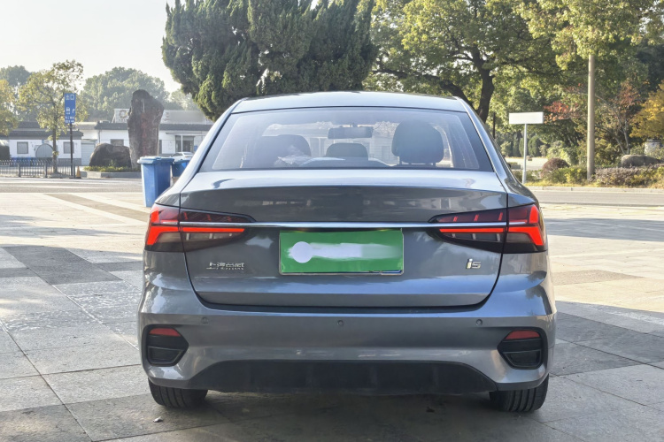 荣威i5 2021款 1.5L CVT黑金版车身外观6004