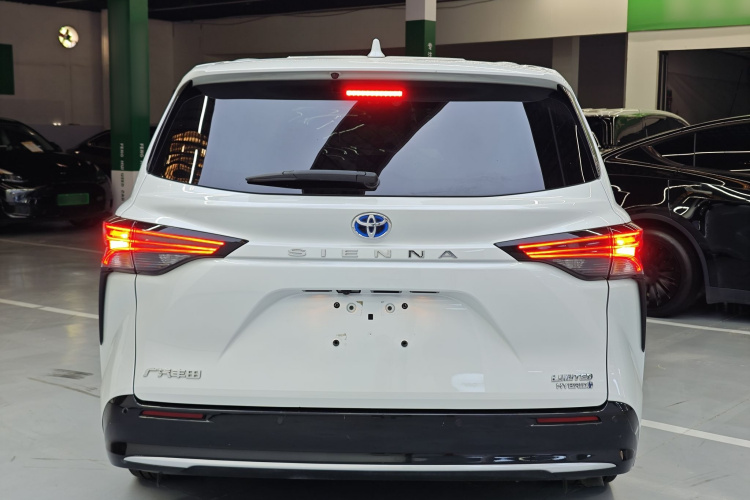 丰田 赛那SIENNA 2023款 2.5L混动 尊贵版车身外观6005