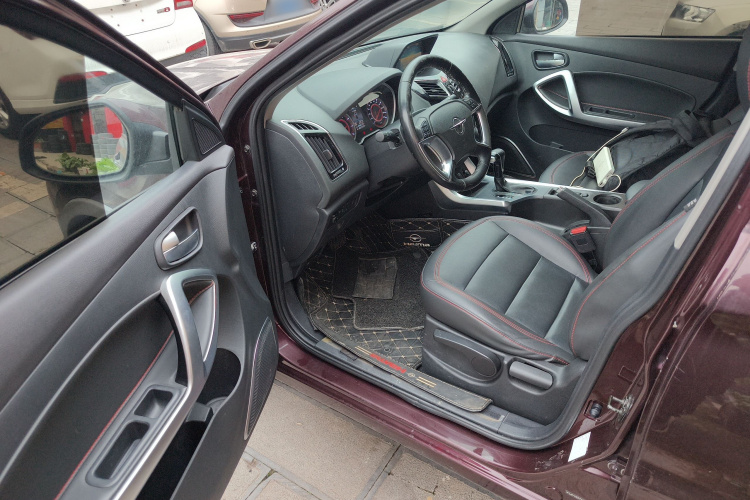 海马S5 2018款 1.5T CVT尊贵型中控内饰20