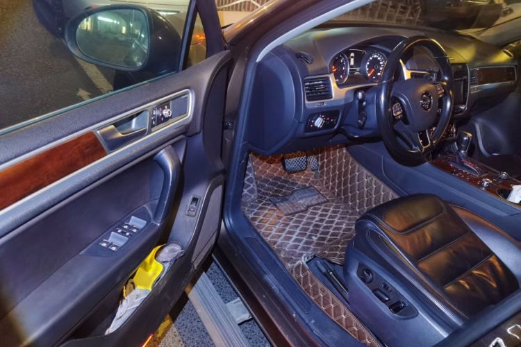 大众 途锐 2015款 3.0TDI 柴油标配型中控内饰7003