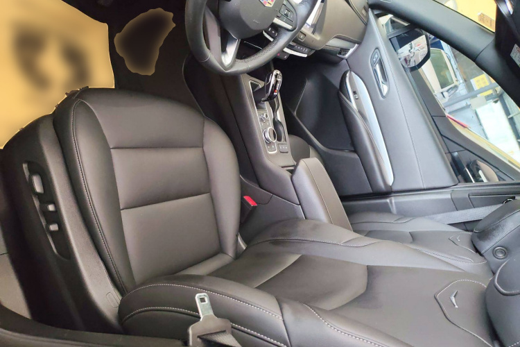 凯迪拉克XT4 2021款 28T 两驱领先型中控内饰19