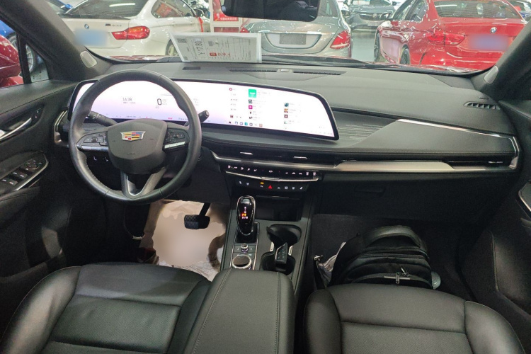 凯迪拉克XT4 2024款 28T 两驱尊贵型中控内饰12