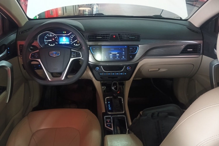 吉利汽车 帝豪 2017款 三厢百万款 1.5L CVT豪华型中控内饰12