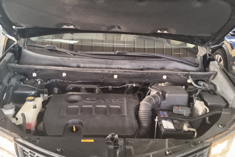 丰田 RAV4荣放 2015款 2.0L CVT两驱都市版机舱底盘24