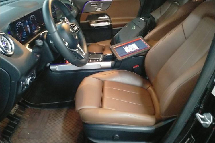 奔驰GLB 2021款 GLB 200 时尚型局部细节19