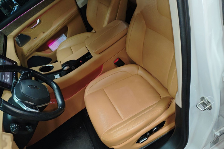 鸿蒙智行 问界M5 2022款 增程四驱至臻版局部细节19