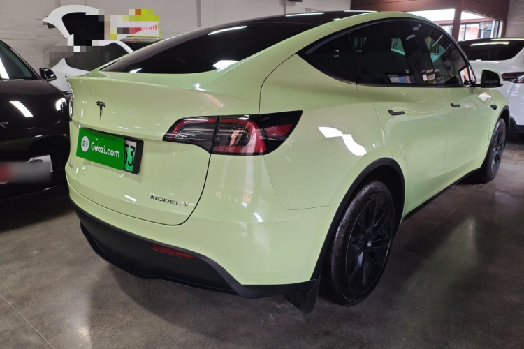 特斯拉 Model Y 2024款 后轮驱动版车身外观7