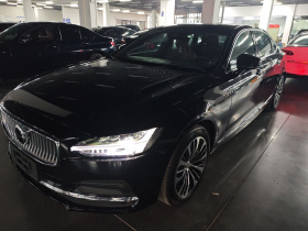 沃尔沃S90 2025款 B5 智逸豪华版