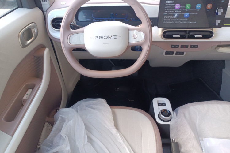 吉利银河 熊猫 2025款 210km 元气熊中控内饰13