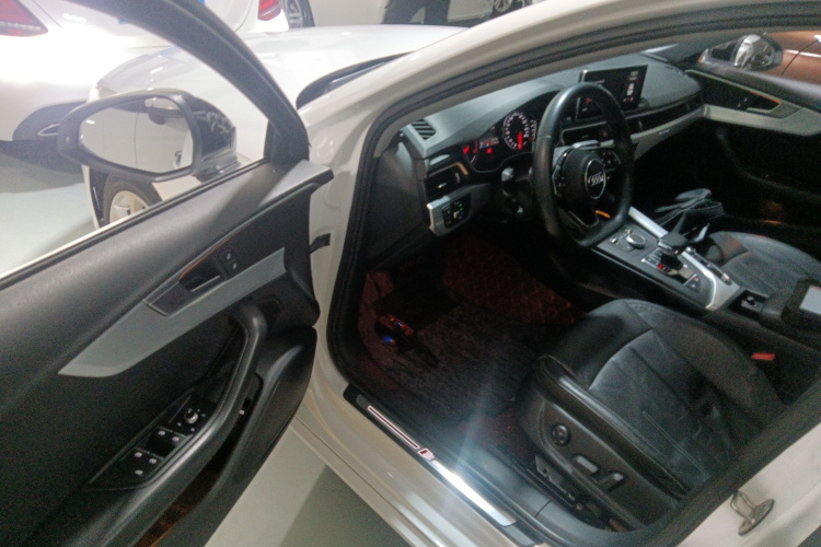 奥迪A4L 2019款 45 TFSI quattro 个性运动版 国VI中控内饰20