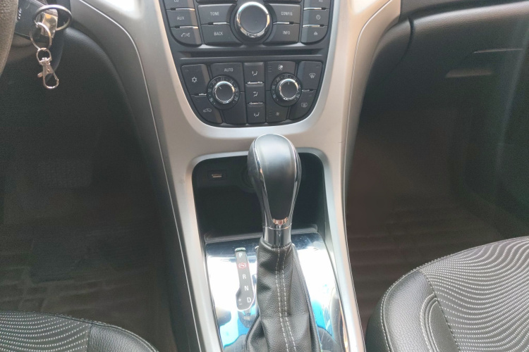 别克 英朗 2014款 XT 1.6L 自动时尚版局部细节18