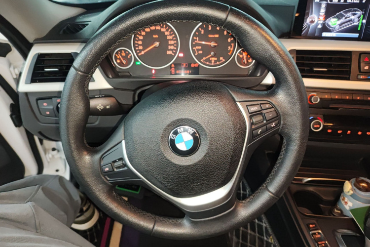 宝马4系 2016款 420i Gran Coupe 进取型中控内饰13