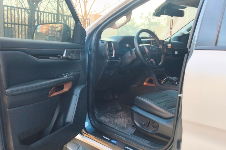 福特 游骑侠Ranger 2023款 探迹四驱自动版 汽油中控内饰20