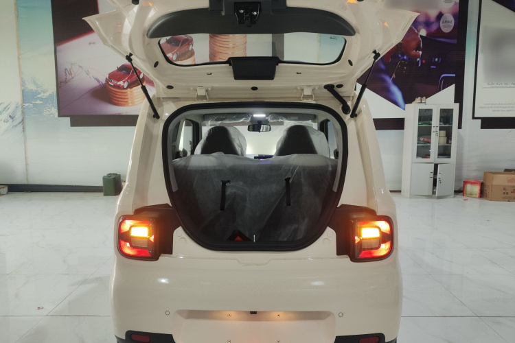 吉利银河 熊猫 2025款 210km 元气熊机舱底盘23