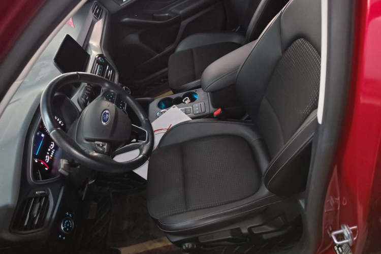 福特 福克斯 2020款 两厢 EcoBoost 180 自动锋潮型局部细节19