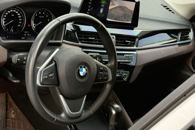 宝马X1新能源 2020款 xDrive30Le 尊享型中控内饰7007