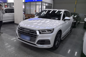 奥迪Q5L 2020款 40 TFSI 荣享时尚型