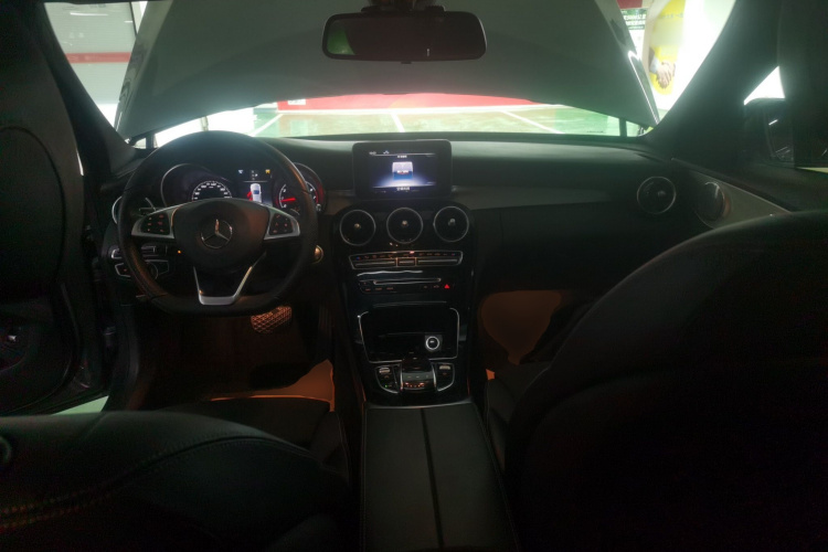 奔驰C级 2018款 C 200 运动版中控内饰7002