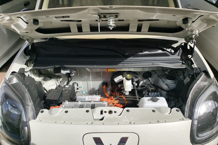 五菱汽车 宏光MINIEV 2025款 四门版 进阶款机舱底盘24