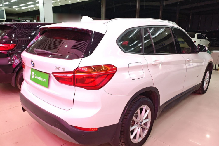 宝马X1 2018款 sDrive18Li 时尚型车身外观6005