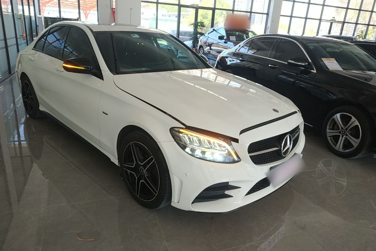 奔驰C级 2021款 C 260 星耀臻藏版车身外观3