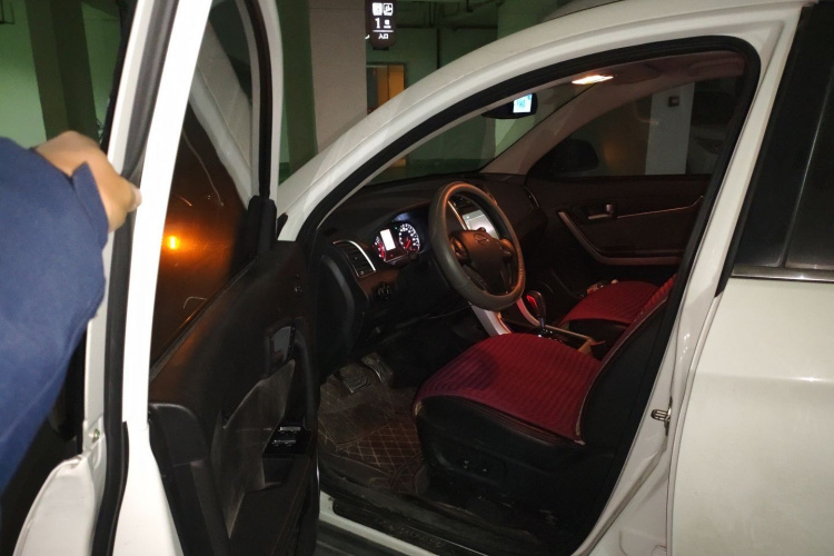 陆风X5 2016款 Plus 1.5T CVT创领版中控内饰20